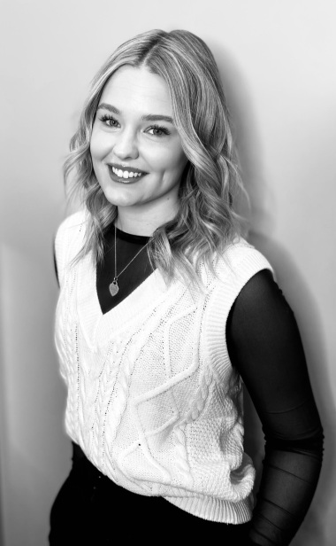 ELLA – SENIOR STYLIST